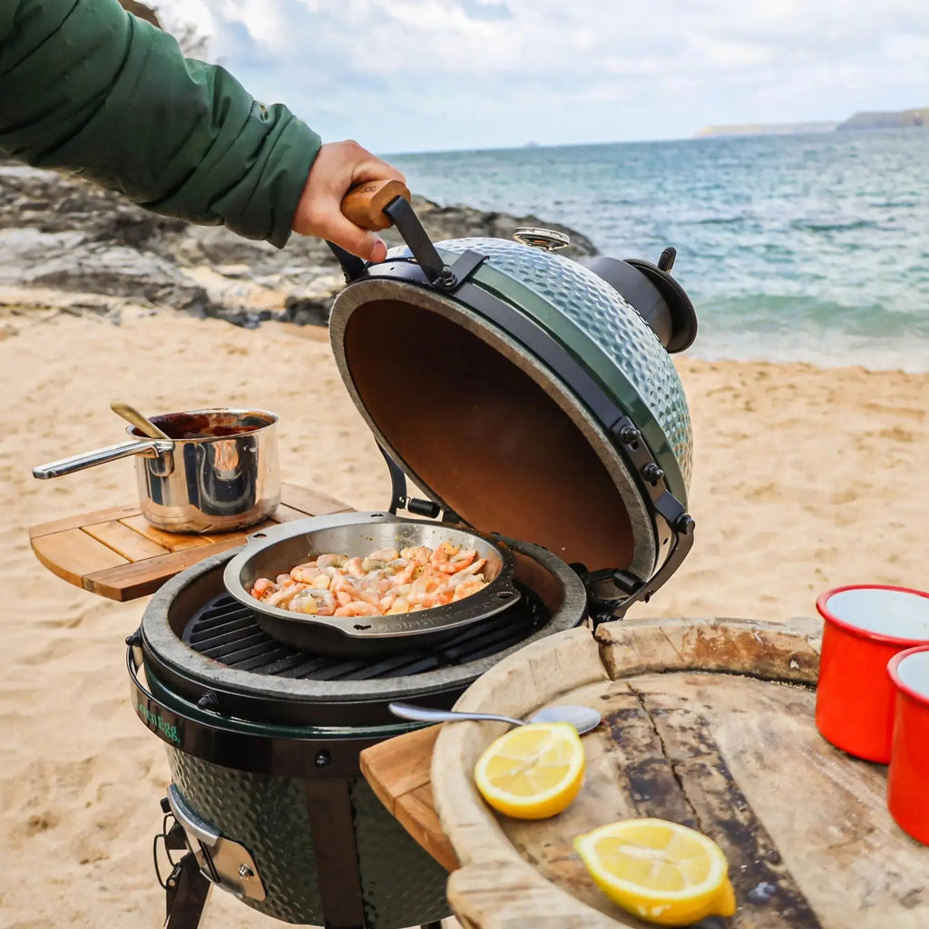 Big Green Egg MiniMax Essential Bundle