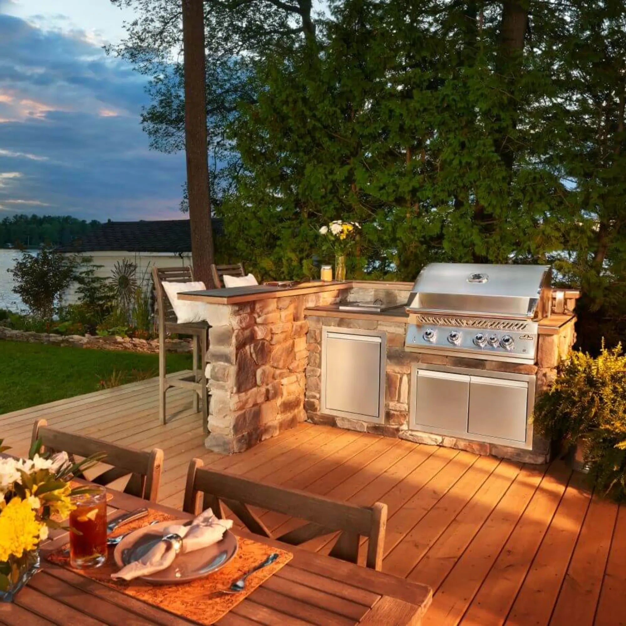 Napoleon 700 Built-In Grill 32 Gas Grill with Rear Infrared Burner