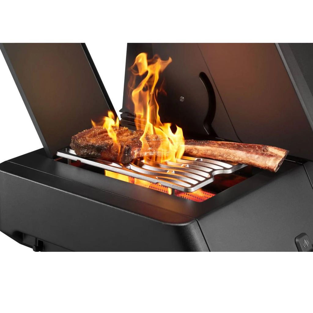 Napoleon Phantom Prestige® 500 Connected RSIB Gas Barbecue Napoleon Rogue® PRO-S 525 RSIB Barbecue with Infrared Side and Rear Burners