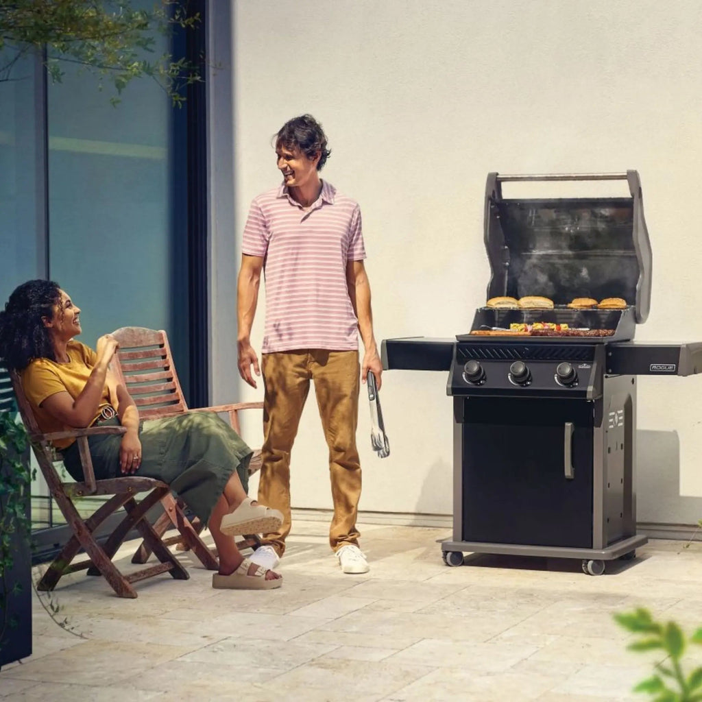Napoleon Rogue 425 Gas Grill BBQ | R425PK-2-GB