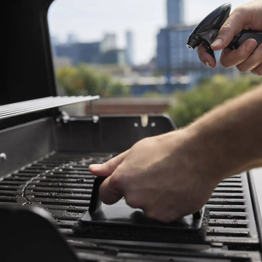 Weber Spirit E-325 Gas Barbecue with Sear Zone