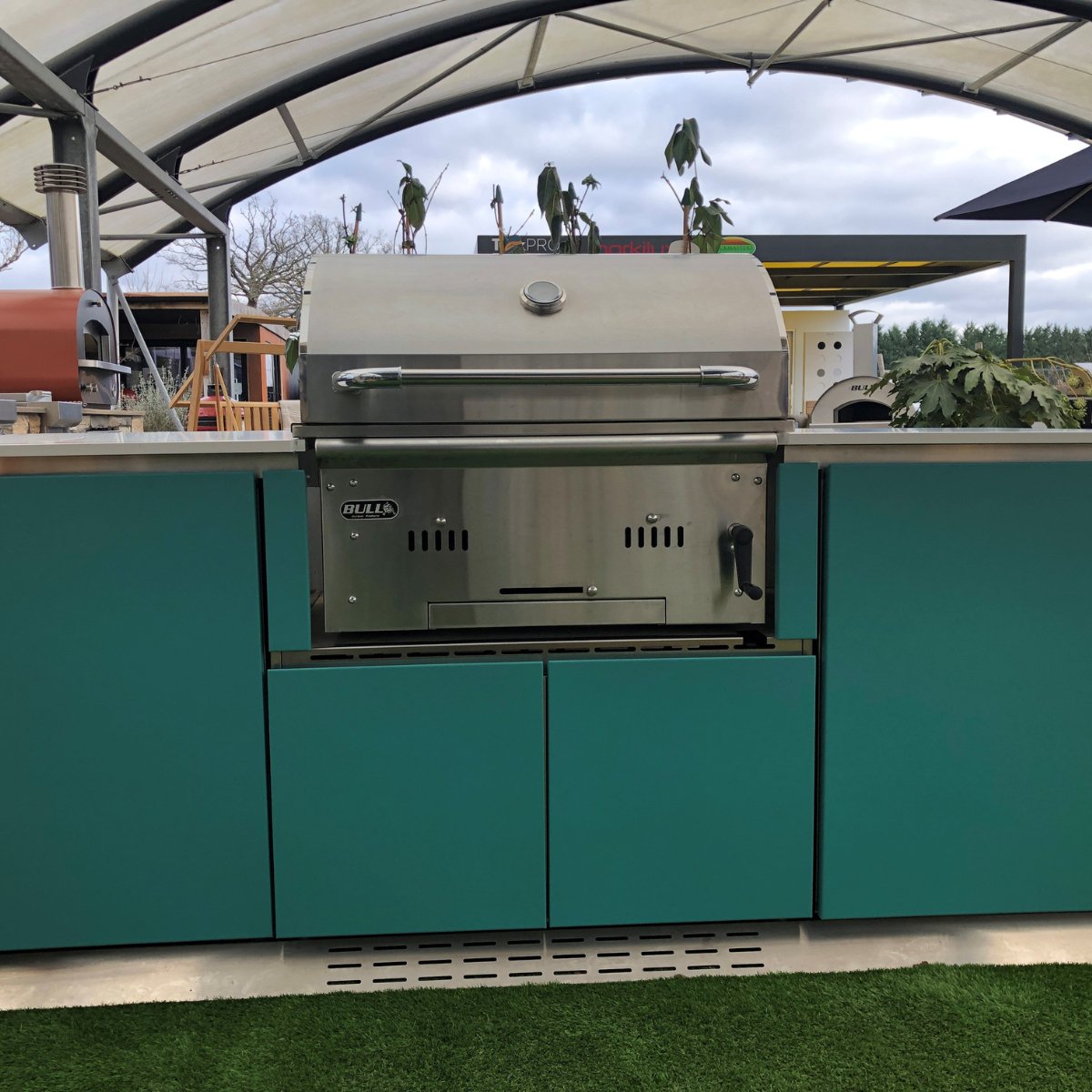 Ex-Display OF kitchen with Bull Bison Charcoal Grill (including delivery & local installation)