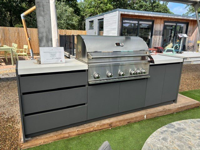 Ex-Display Whistler Kitchen (including delivery)